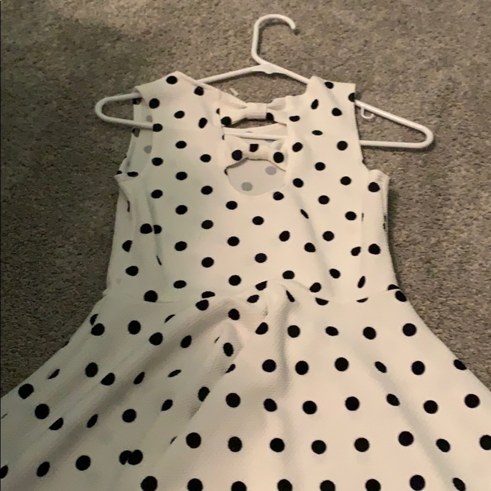 Dress - Picture 3 of 5
